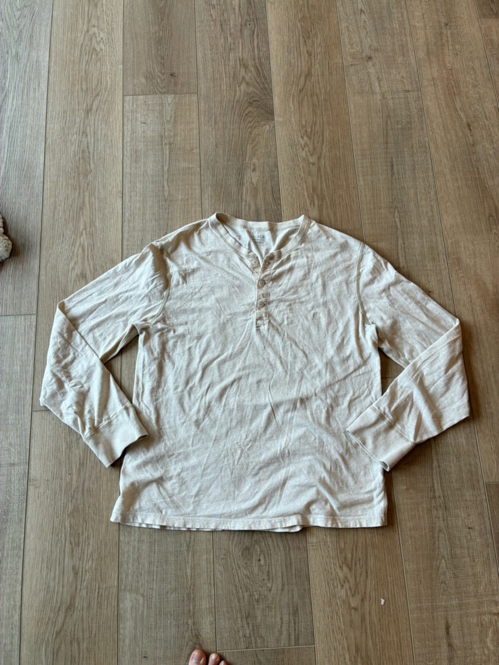 J Crew Mens Off white Long-Sleeve Henley Shirt Broken In Relaxed fit size Large
